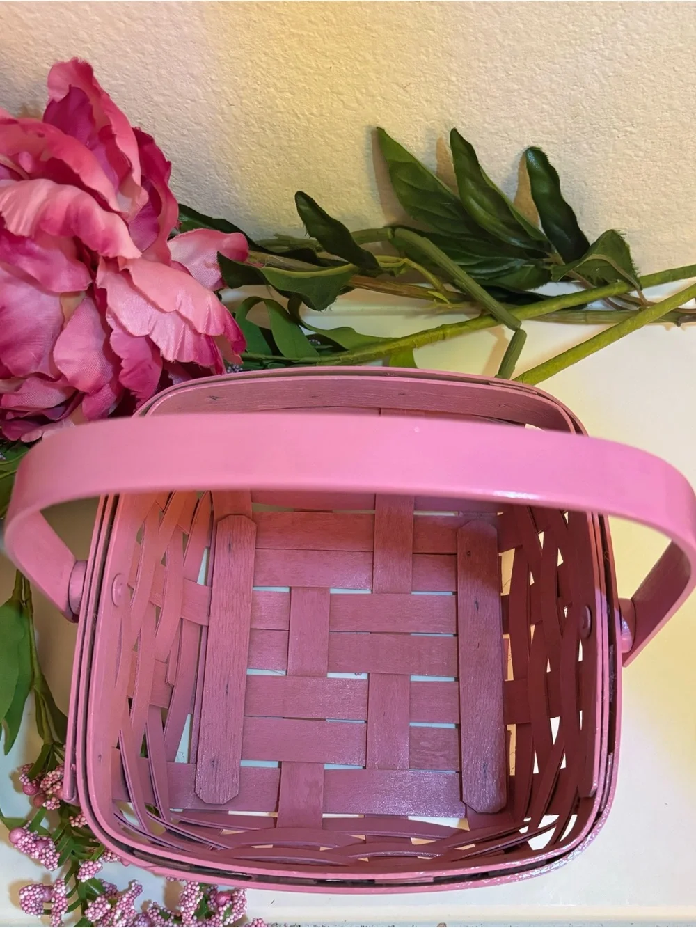 Vintage Longaberger 1998 Medium Berry Basket, Glossy Pink, 7.5” W, 3.75” H